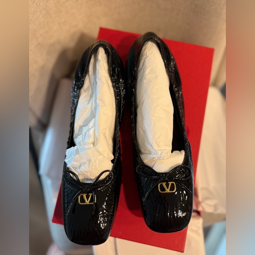 Valentino Garavani VLogo Signature Patent Leather Ballerina Flats